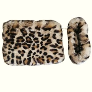🐆EC 🐆 Faux Fur Clutch Lined Bag w/ Faux Fur Cuff | Size: 8" x 6"
